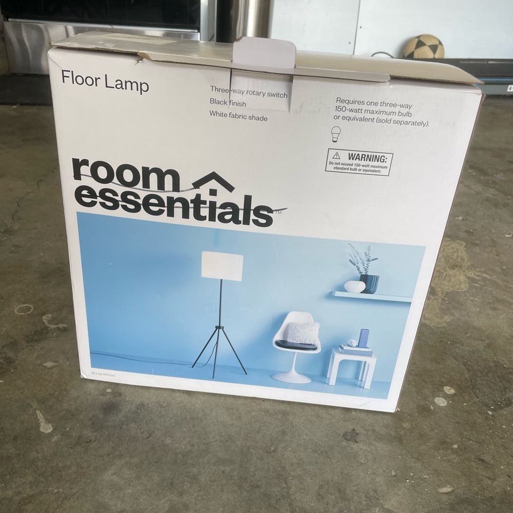 TriPod Floor Lamp